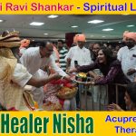 Healer Nisha with Sri Sri Ravi Shankar – ahmedabad pain clinic